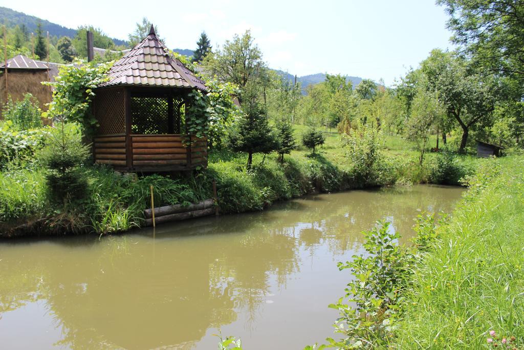 Goryanka Hotel Jaremtsje Buitenkant foto